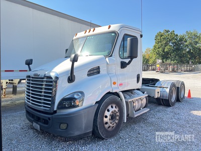 2017 Freightliner CA113DC 6x4 T/A Day Cab Truck Tractor