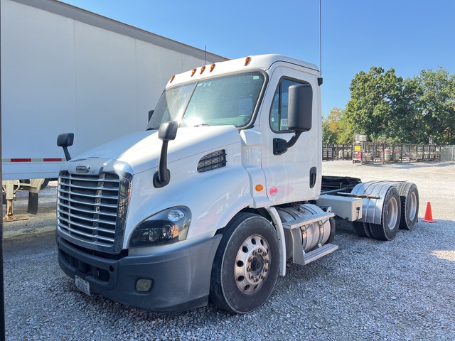 2017 Freightliner CA113DC 6x4 T/A Day Cab Truck Tractor