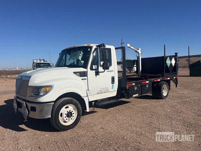 2014 International TerraStar 4x2 Platte vrachtwagen