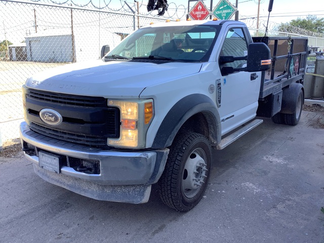 2017 Ford F-550 XL 4x4 Flatbed Truck