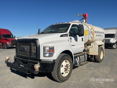 2022 Ford F-750 2000 gal 4x2 Water Truck