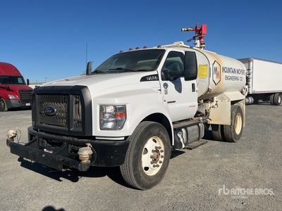 2022 Ford F-750 2000 gal 4x2 Wassertank-Lkw