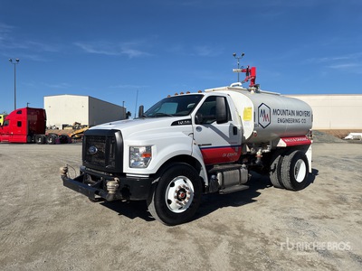 2022 Ford F-750 2000 gal 4x2 Water Truck