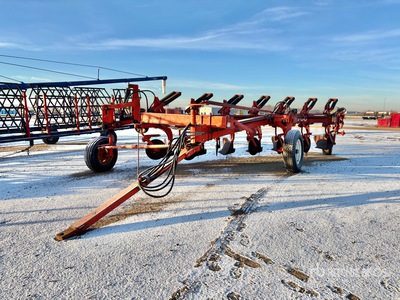 Case 700A 7 Bottom Breaking Plow