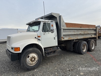 1996 International 4900 6x4 T/A Dump Truck