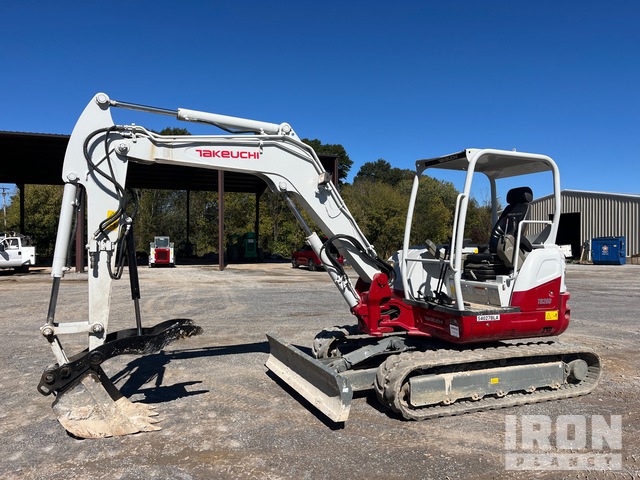EXCAVADORA 2017 TAKEUCHI TB260