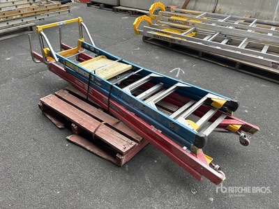 Quantity of (2) Platform Escalera de mano