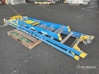 Quantity of (2) Platform Escalera de mano
