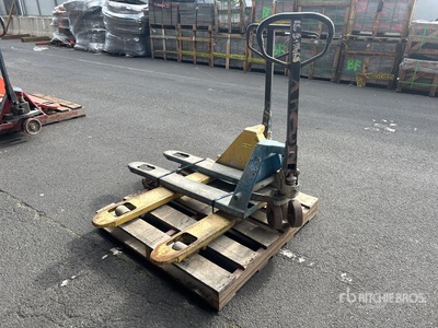 Quantity of (2) 2500 kg Pallet Jack