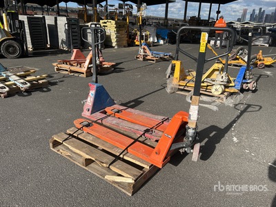 Quantity of (2) 2500 kg Pallet Jack