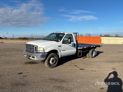 2003 Ford F-550 XL 4x2 Camion à Plateau