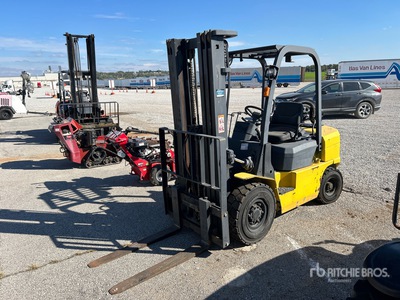 2012 Utilev UT25P 4530 lb Pneumatic Tire Forklift