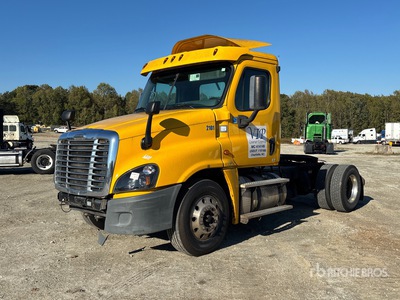2016 Freightliner Cascadia 125 4x2 S/A Day Cab Truck Tractor