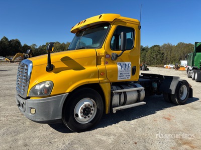 2014 Freightliner Cascadia 125 4x2 S/A Day Cab Truck Tractor