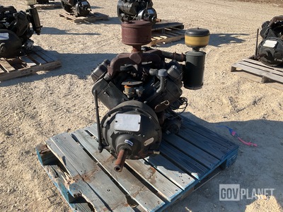 Wisconsin V465D Gasoline Engine w/Rockford PTO