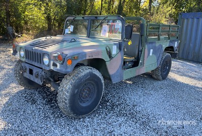 2004 AM General M1097A2 HMMWV 2 Door w/Truck Body