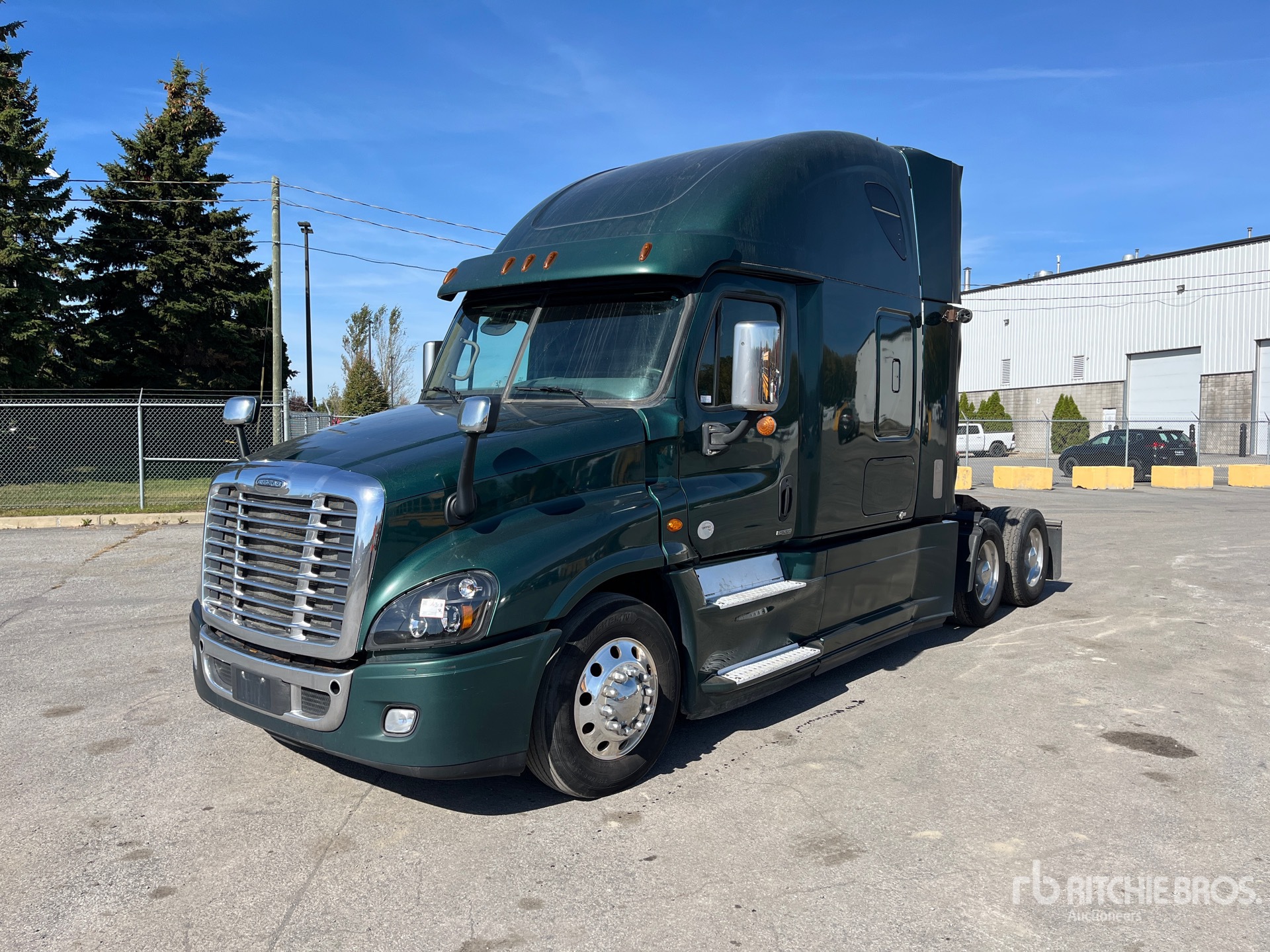 2016 Freightliner Cascadia 125 6x4 T/A Sleeper Truck Tractor
