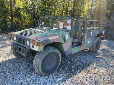 2004 AM General M1097A2 HMMWV 2 Door w/Truck Body