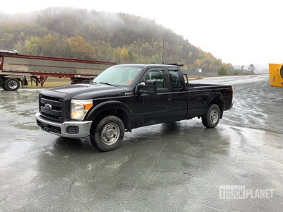2015 Ford F-250 XL 4x2 Extended Cab Pickup