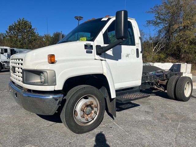 2005 Chevrolet C5500 4x2 Cab and Chassis