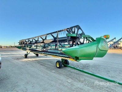 John Deere 635D 35 ft Draper Combine Header
