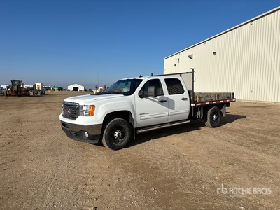 2013 GMC Sierra 3500HD 4x4 Crew Cab Camion à Plateau