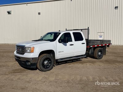 2013 GMC Sierra 3500HD 4x4 Camion à Plateau
