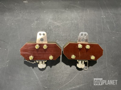 (46) SC-DL-135499 Antenna Insulators