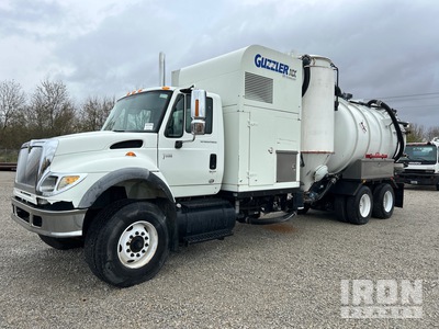 2006 GUZZLER 8879 on 2007 International 7600 SBA 6x4 Vacuum Tanker Truck