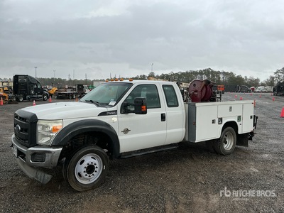 2014 Ford F-450 XL 4x2 Extended Cab Service Truck