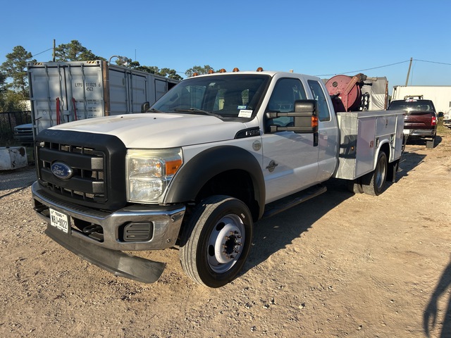 2014 Ford F-450 XL 4x2 Extended Cab Service Truck