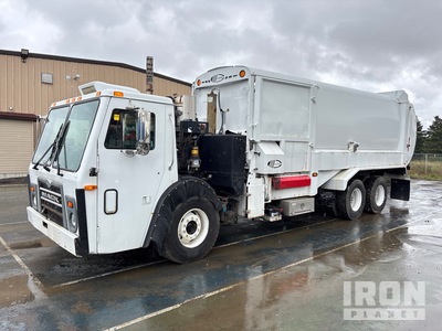 2015 Mack LEU613 6x4 Side Loader Waste Collection Truck