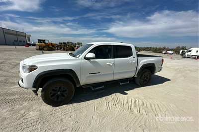 2021 Toyota Tacoma SR5 4x4 Crew Cab Ophalen