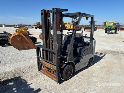2007 Nissan MCP1F2A25LV 4400 lb Pneumatic Tire Forklift