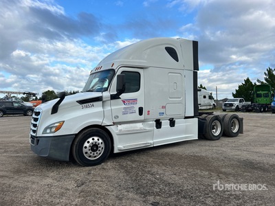 2018 Freightliner Cascadia 126 6x4 3- Achs Sattelzugmaschine mit Schlafkabine