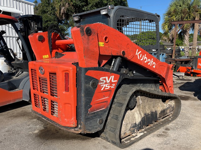 MINI CARGADOR SOBRE ORUGAS KUBOTA SVL752W