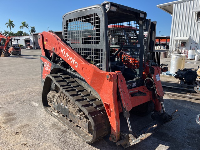 MINI CARGADOR SOBRE ORUGAS KUBOTA SVL752W