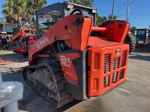 MINI CARGADOR SOBRE ORUGAS KUBOTA SVL752W