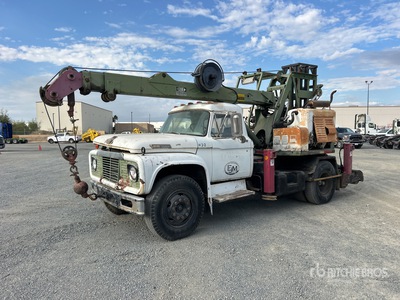 Ford 10000 lb Hydraulic Truck Crane