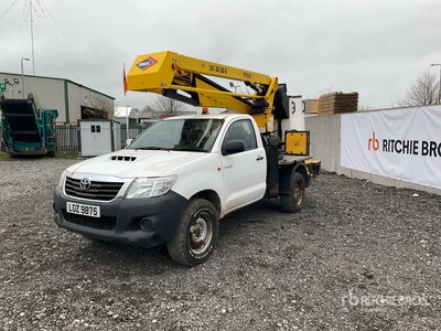 2018 Versalift LAT-38-135-H on 2018 Toyota Hilux 4x4 Camion de cubo