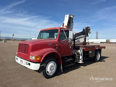 1998 IMT 1295 11300 lb Knuckle Boom on 1999 International 4900 4x2 Boom Truck