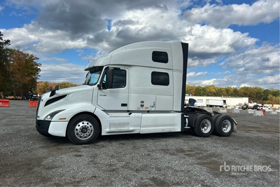 2019 Volvo VNL860 6x4 T/A Sleeper Truck Tractor