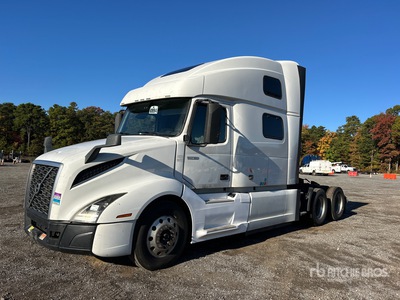 2019 Volvo VNL860 6x4 T/A Sleeper Truck Tractor