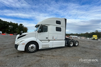 2019 Volvo VNL860 6x4 Sleeper Truck Tractor
