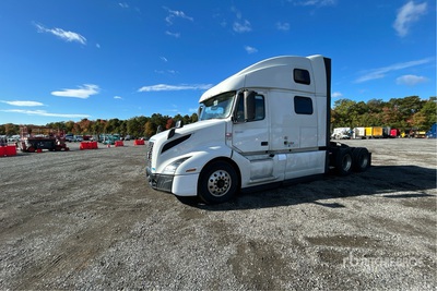 2019 Volvo VNL860 6x4 T/A Sleeper Truck Tractor