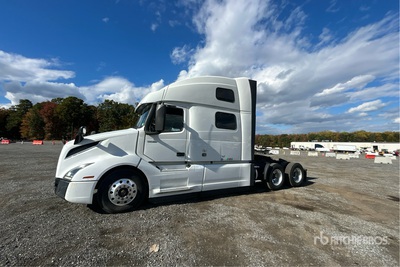 2019 Volvo VNL860 6x4 Sleeper Truck Tractor