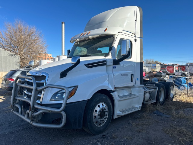 2018 Freightliner Cascadia 6x4 T/A Day Cab Truck Tractor