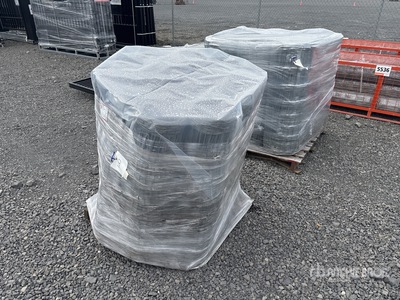 Quantity of (2) Pallets of Fencing