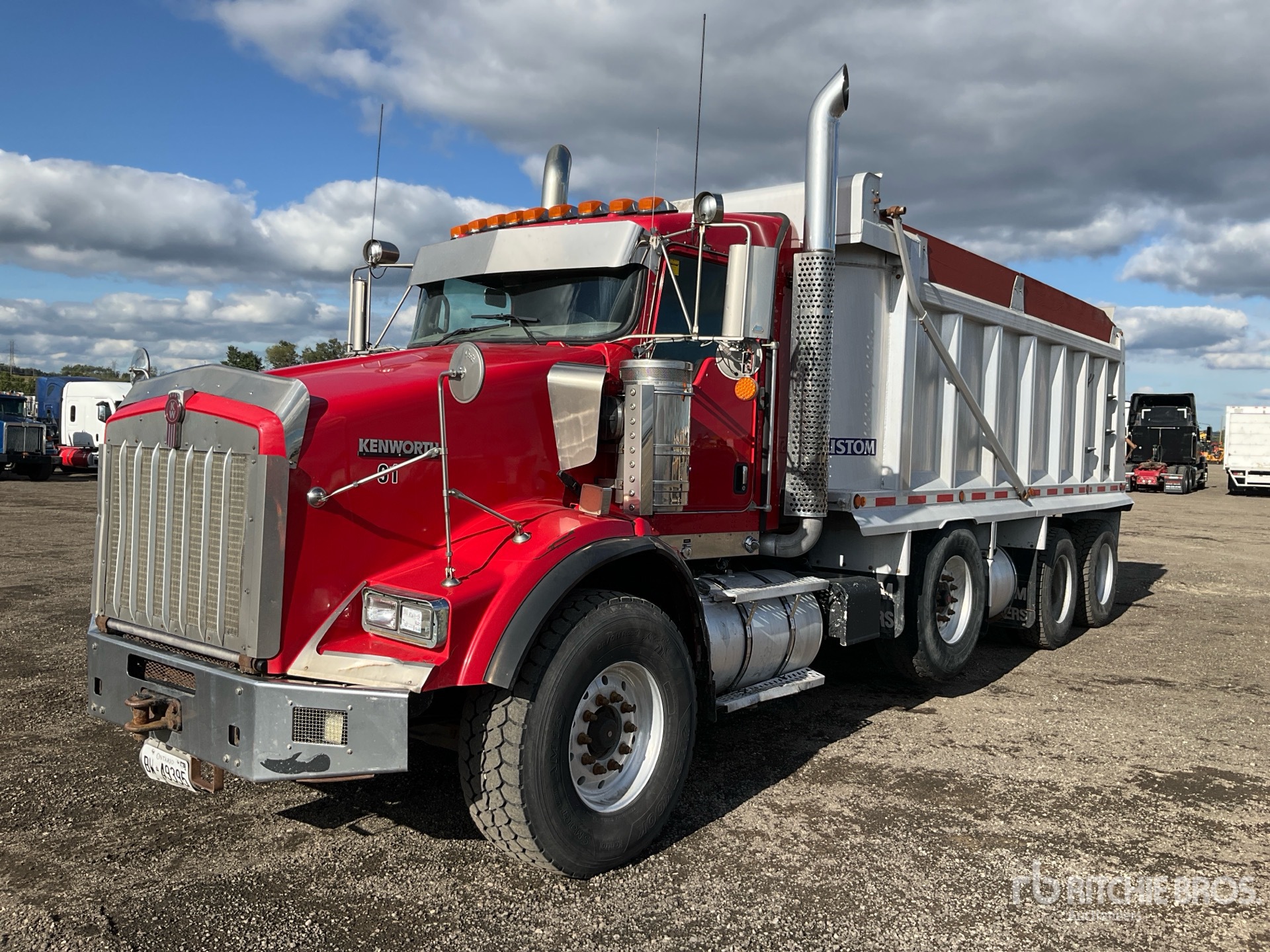 2016 Kenworth T800 8x4 Tri/A Dump Truck