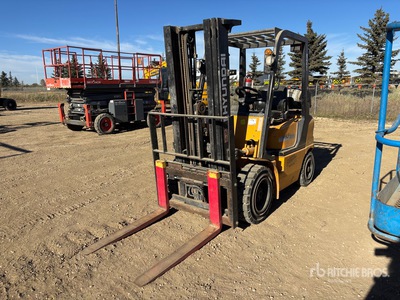 Hyundai HLF30-5 5500 lb Pneumatic Tire Forklift